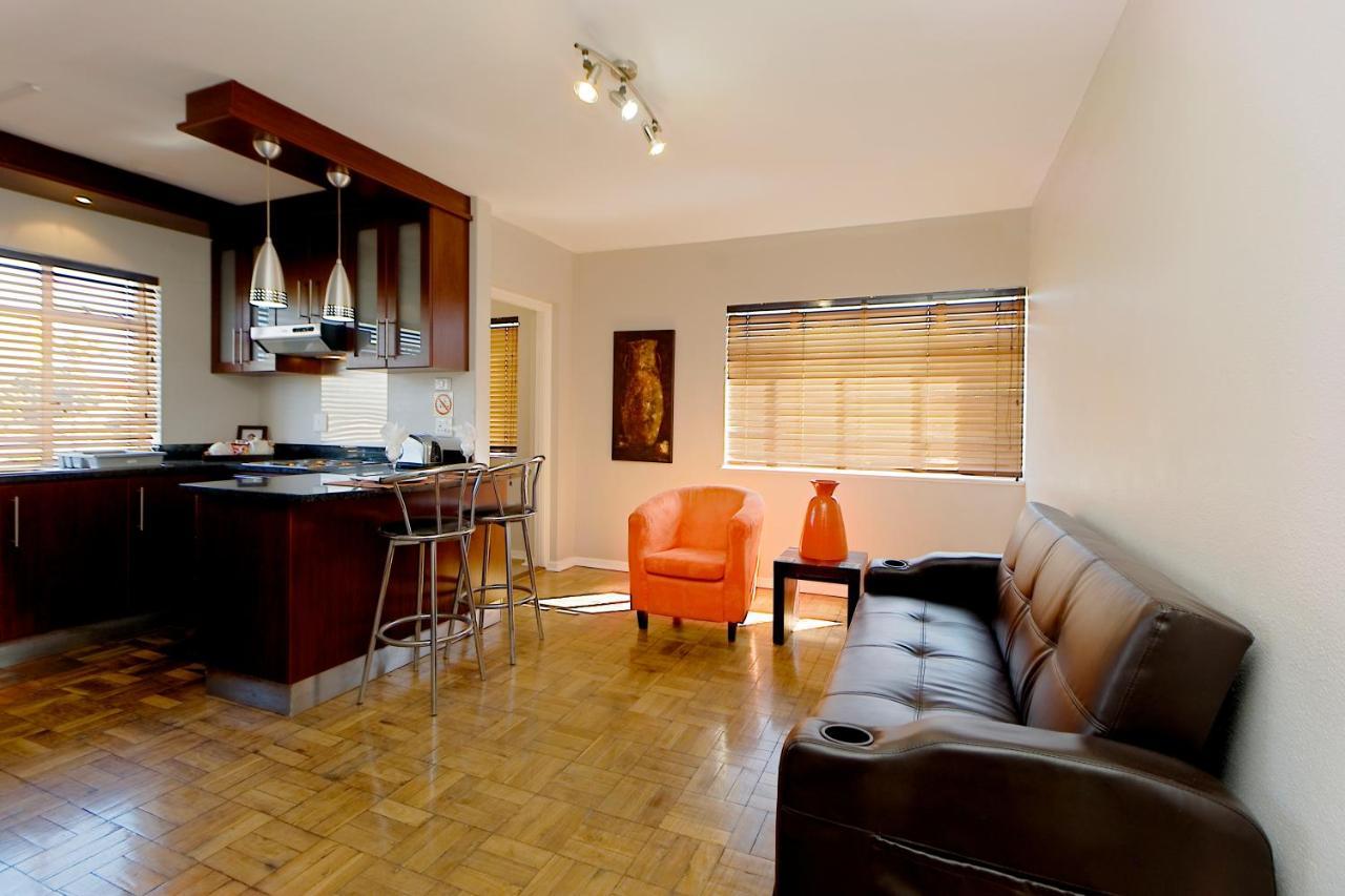 10 On Cape Self Catering Apartments Port Elizabeth Esterno foto