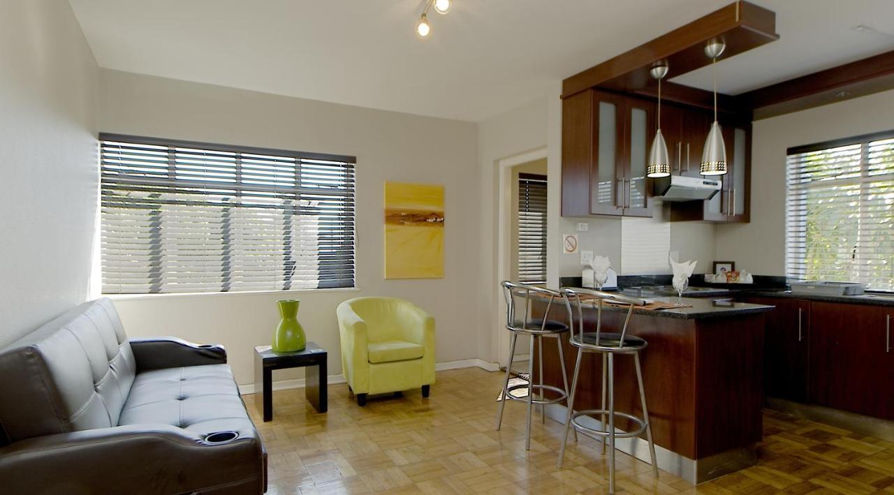 10 On Cape Self Catering Apartments Port Elizabeth Esterno foto