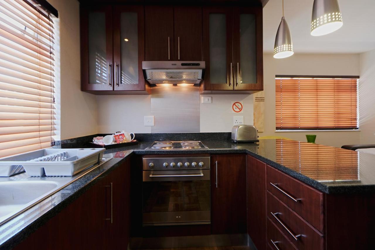 10 On Cape Self Catering Apartments Port Elizabeth Esterno foto