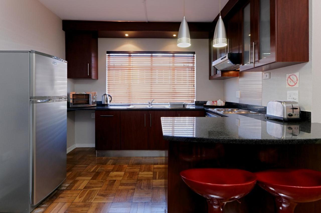 10 On Cape Self Catering Apartments Port Elizabeth Esterno foto