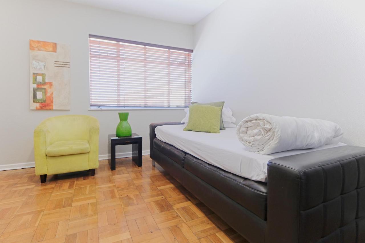 10 On Cape Self Catering Apartments Port Elizabeth Esterno foto