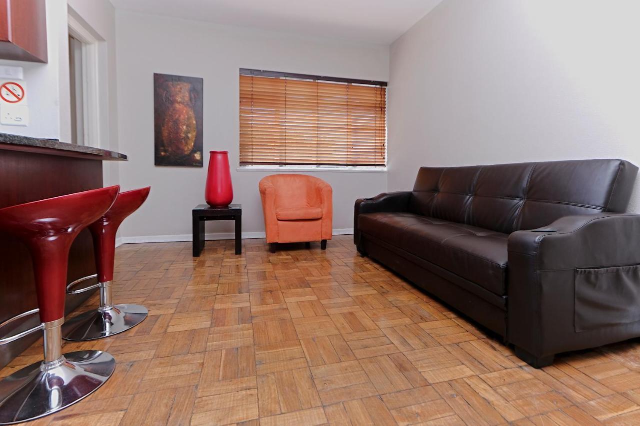 10 On Cape Self Catering Apartments Port Elizabeth Esterno foto
